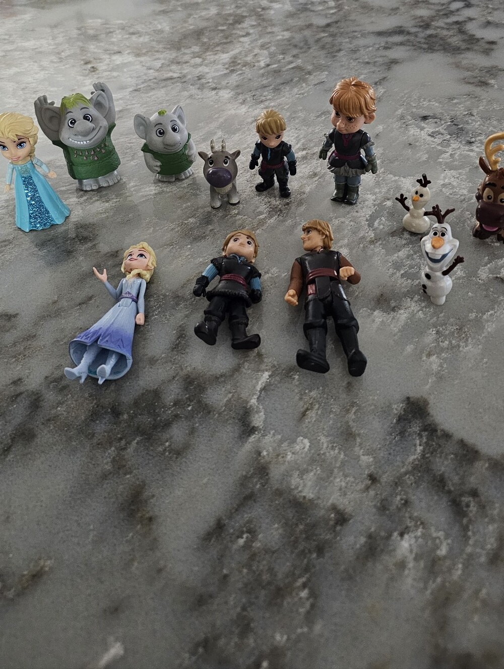 Disney Frozen Mini Figure Doll Toys Lot of 12 Elsa Kristoff Olaf Sven Trolls